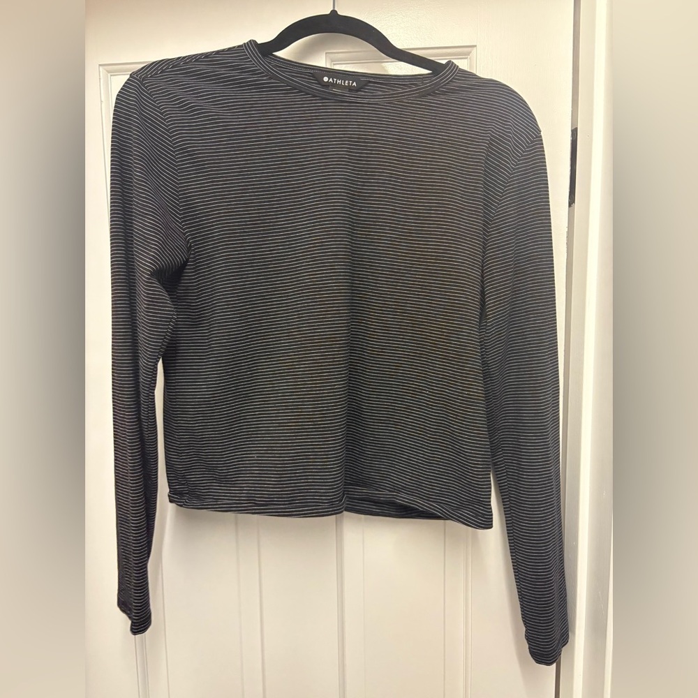 Athleta essential top xs black and white